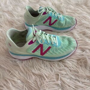 New Balance Fresh Foam 860v11‎ Women's Running Shoes Size 5 Mint/Pink